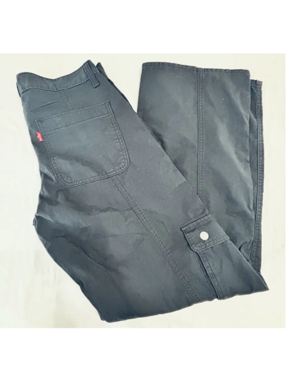Levi’s Women’s Superlow Cargo Pants 26x32 Black Low Rise Wide Leg Y2K Style